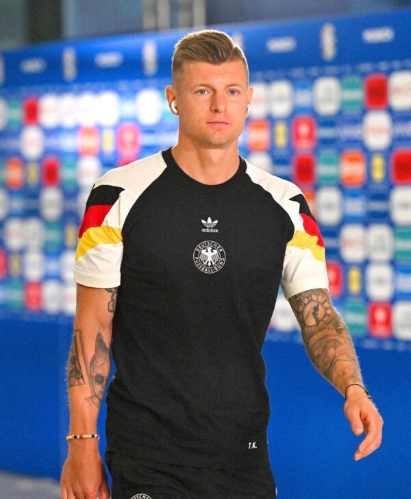 Camisa Seleção Alemanha Pré-Jogo 2024/25 - Torcedor Masculina - Preto EuroCopa 2024 Adidas - Imagem 12