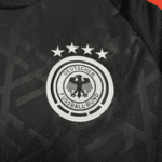 Camisa Seleção Alemanha Pré-Jogo 2024/25 - Torcedor Masculina - Preto Faixas - EuroCopa 2024 Adidas - Imagem 4