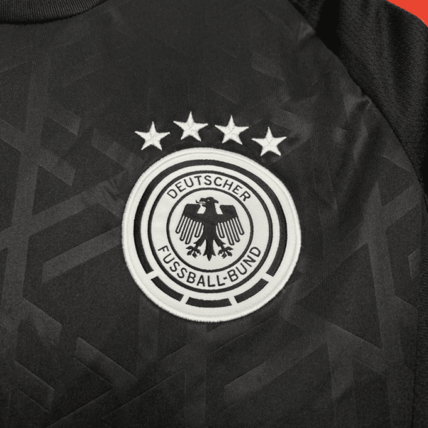 Camisa Seleção Alemanha Pré-Jogo 2024/25 - Torcedor Masculina - Preto Faixas - EuroCopa 2024 Adidas - Imagem 4