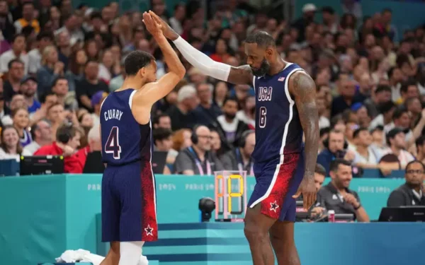 Short Bermuda NBA Basquete USA EUA Seleção Estados Unidos Olimpíadas Paris 2024 Vermelho Nike - Imagem 20