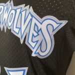 Camiseta Regata Basquete NBA Minnesota Timberwolves 21 Kevin Garnett 21 Mitchell & Ness Preta 1997/98 - Imagem 6