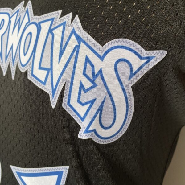 Camiseta Regata Basquete NBA Minnesota Timberwolves 21 Kevin Garnett 21 Mitchell & Ness Preta 1997/98 - Imagem 6