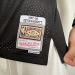 Camiseta Regata Basquete NBA Minnesota Timberwolves 21 Kevin Garnett 21 Mitchell & Ness Preta 1997/98 - Imagem 10