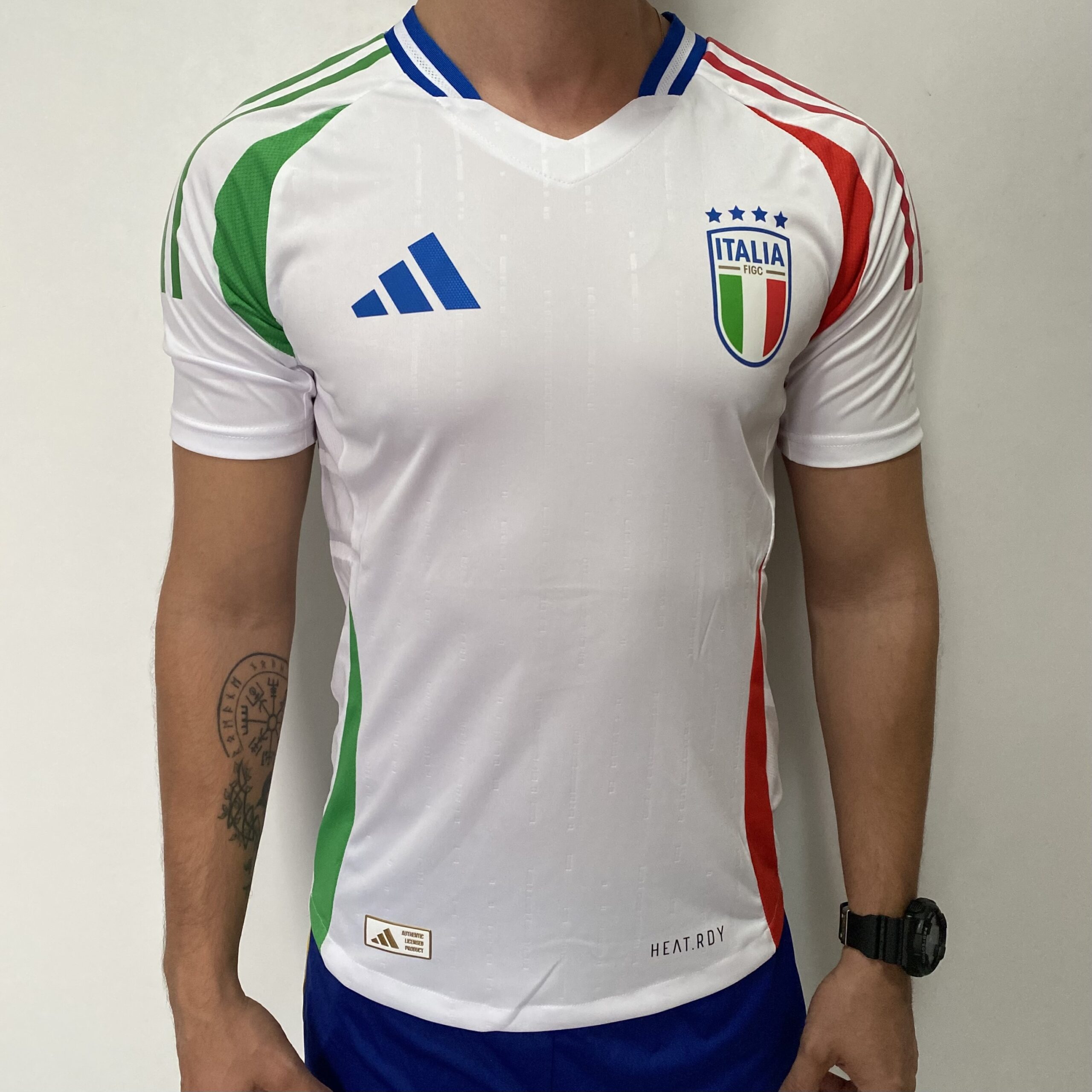 2024-08-21 17.10.23 Camisa Seleção Itália Away Versão Jogador EuroCopa 2024 Branca Adidas - Imagem 1