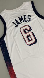 Camiseta Regata Basquete USA EUA Seleção Estados Unidos Jogos Olimpícos Paris 2024 Branca Nike - Imagem 28