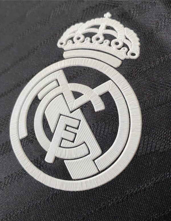 Camisa Real Madrid 4th Goleiro Versão Jogador 2025 Edição Especial Adidas Y-3 Flor Preta - Imagem 4