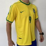 Camisa Retrô Clássica Seleção Brasileira Brasil – Ronaldo 9 – Nike Masculina – Amarela – 1998 - Imagem 6
