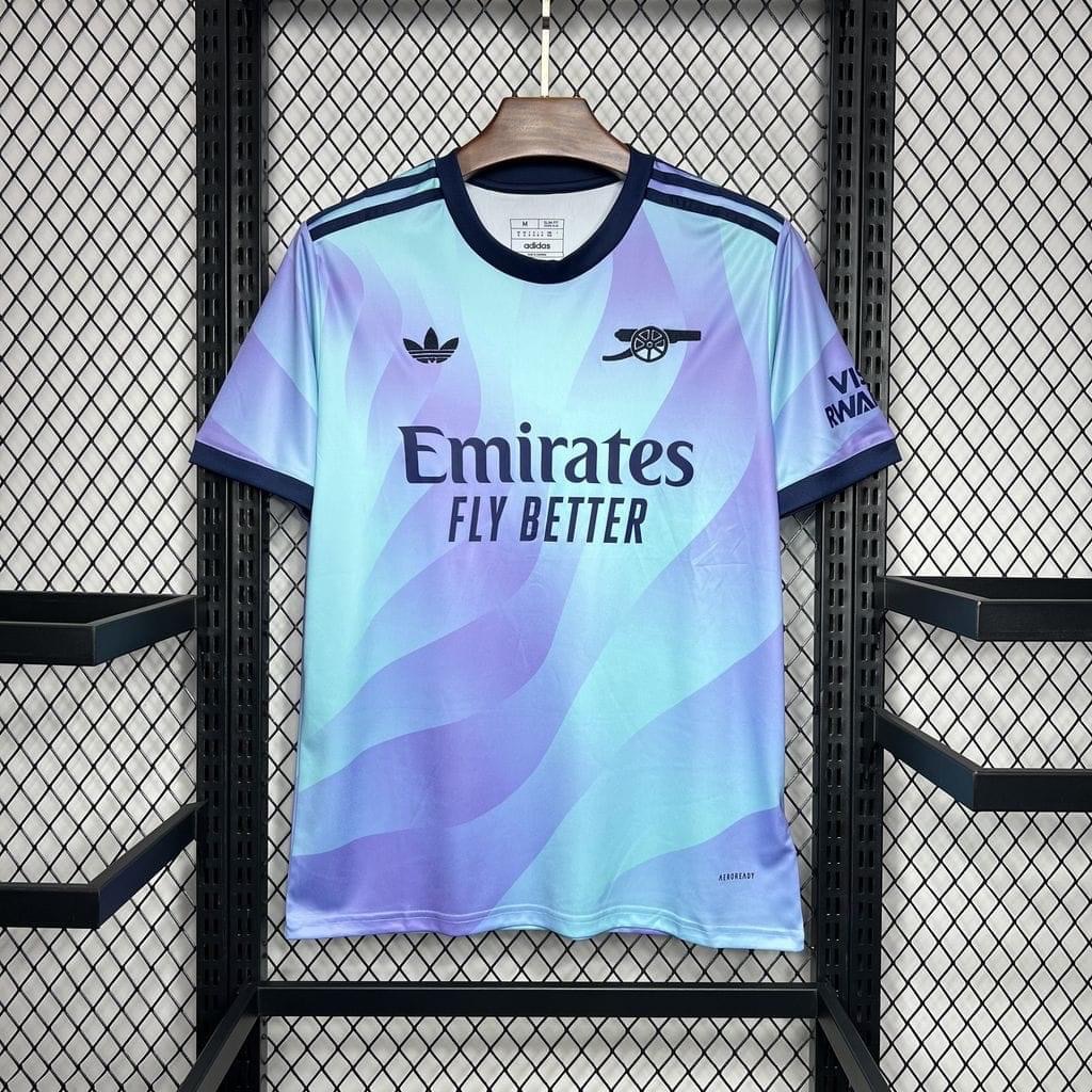 2024-09-13 09.23.56 Camisa Arsenal Third Versão Torcedor 24/2025 Azul Piscina Adidas - Imagem 1
