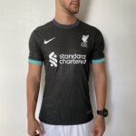 Camisa Liverpool Away Versão Jogador 24/2025 Preta Verde Escura Nike - Imagem 2