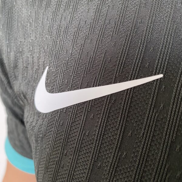 Camisa Liverpool Away Versão Jogador 24/2025 Preta Verde Escura Nike - Imagem 5