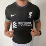Camisa Liverpool Away Versão Jogador 24/2025 Preta Verde Escura Nike - Imagem 7