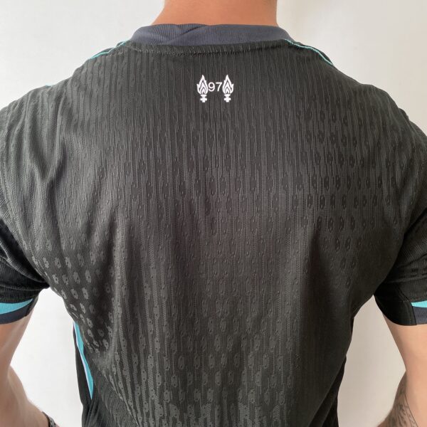 Camisa Liverpool Away Versão Jogador 24/2025 Preta Verde Escura Nike - Imagem 15