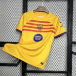 Camisa Barcelona 4th Versão Torcedor 2025 Nike Amarela - Imagem 11