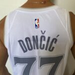 Camiseta Regata Basquete NBA Dallas Mavericks City Edition 2025 Nike - Imagem 18