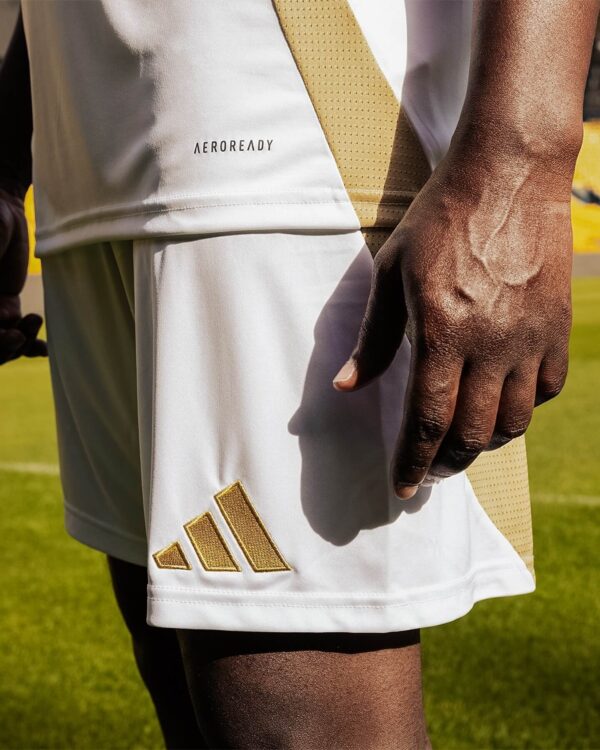 Camisa Al Nassr Third Versão Jogador Cristiano Ronaldo 7 CR7 Branca 24/2025 Adidas - Imagem 11