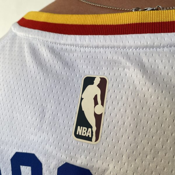 Camiseta Regata NBA Golden State Warriors Curry 30 Classic Edition Branca 2024/25 Nike - Imagem 15