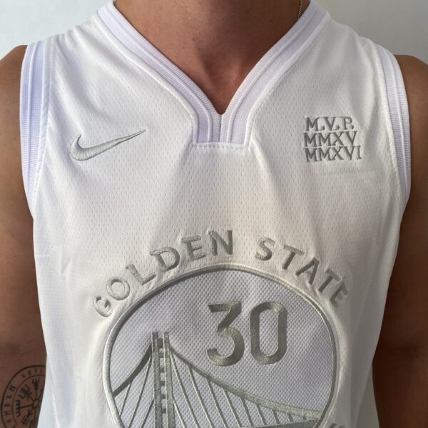 Camiseta Regata NBA - Golden State Warriors - Edição Especial - MVP Honra - Stephen Curry 30 - Branca Nike - Imagem 3