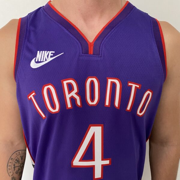 Camiseta Regata Basquete NBA Toronto Raptors 4 Barnes Classic Edition 2025 Roxa Nike - Imagem 3
