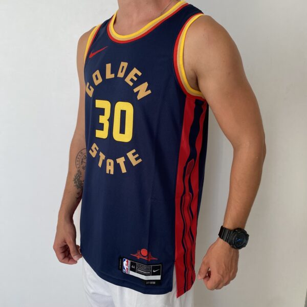 Camiseta Regata Basquete NBA Golden State Warriors Curry 30 City Edition 2025 Azul Nike - Imagem 8