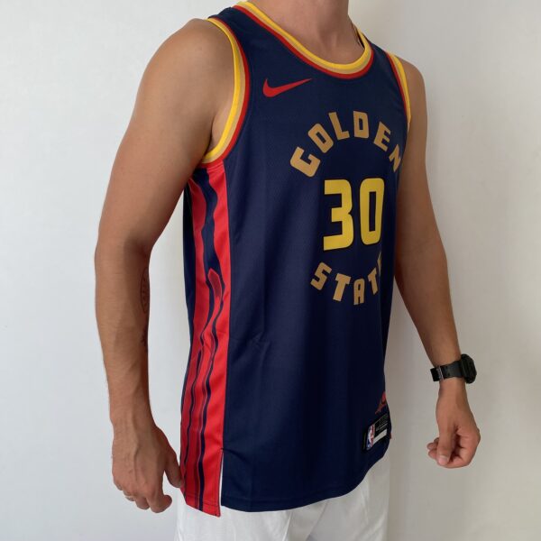 Camiseta Regata Basquete NBA Golden State Warriors Curry 30 City Edition 2025 Azul Nike - Imagem 9