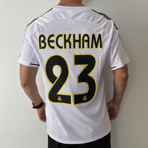 Camisa Retrô Real Madrid Home 2003/2004 - Beckham 23 - Adidas Branca - Imagem 14