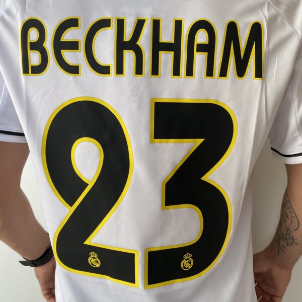 Camisa Retrô Real Madrid Home 2003/2004 - Beckham 23 - Adidas Branca - Imagem 16