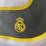 Camisa Retrô Real Madrid Home 2003/2004 - Beckham 23 - Adidas Branca - Imagem 17