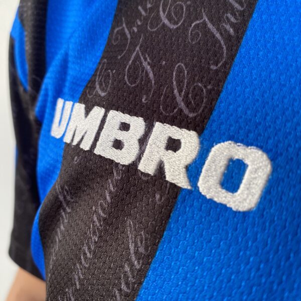 Camisa Retrô Inter de Milão Home 1997/1998 - Ronaldo 10 - Umbro - Azul Preta - Imagem 8