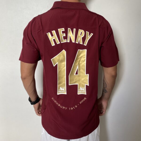 Camisa Rêtro Arsenal Home 2005/2006 - Thierry Henry 14 -  Total 90 - Nike - Vinho - Imagem 10