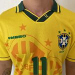 Camisa Retrô Clássica Seleção Brasileira Brasil – Versão Torcedor Umbro – Amarela – 1994 - Romário 11 - Imagem 4