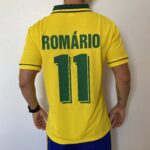 Camisa Retrô Clássica Seleção Brasileira Brasil – Versão Torcedor Umbro – Amarela – 1994 - Romário 11 - Imagem 2