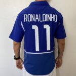 Camisa Retrô Clássica Seleção Brasileira Brasil – Nike Masculina – Versão Torcedor Azul – 2002 - Ronaldinho 11 - Imagem 13