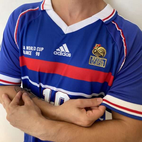 Camisa Retrô Clássica Seleção França Home 1998 - Zidane 10 - Adidas - Azul - Imagem 13