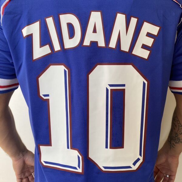 Camisa Retrô Clássica Seleção França Home 1998 - Zidane 10 - Adidas - Azul - Imagem 16