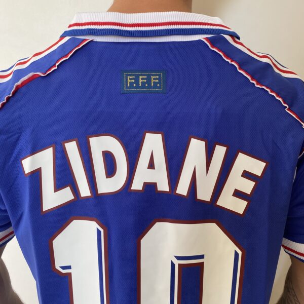 Camisa Retrô Clássica Seleção França Home 1998 - Zidane 10 - Adidas - Azul - Imagem 17