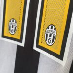 Camisa Retrô Juventus Home 2005/2006 - Pavel Nedved 11 - Nike - Total 90 - Preta Branca - Imagem 17