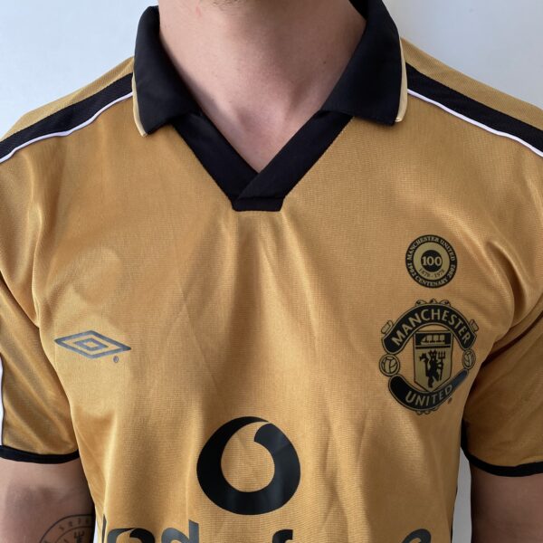 Camisa Retrô Manchester United Away - Dupla-Face - Frente Verso - 2001/2002 - Beckham 7 - Umbro Dourada - Imagem 3