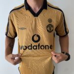 Camisa Retrô Manchester United Away - Dupla-Face - Frente Verso - 2001/2002 - Beckham 7 - Umbro Dourada - Imagem 6