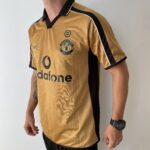 Camisa Retrô Manchester United Away - Dupla-Face - Frente Verso - 2001/2002 - Beckham 7 - Umbro Dourada - Imagem 9