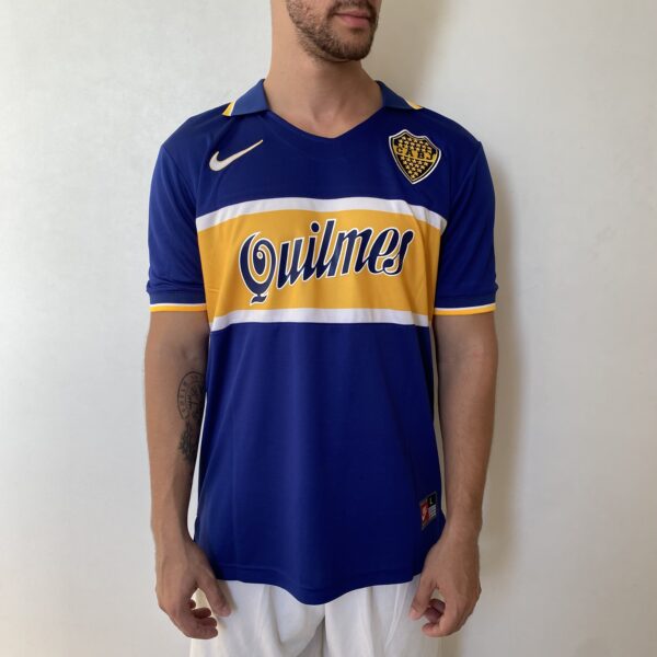 Camisa Retrô Boca Juniors Home 1997/1998 - Maradona 10 - Nike - Azul Amarela - Imagem 2