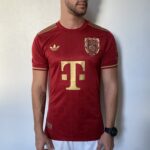Camisa Bayern Munique Especial 125 Anos Versão Jogador 24/2025 Adidas Vinho - Imagem 2