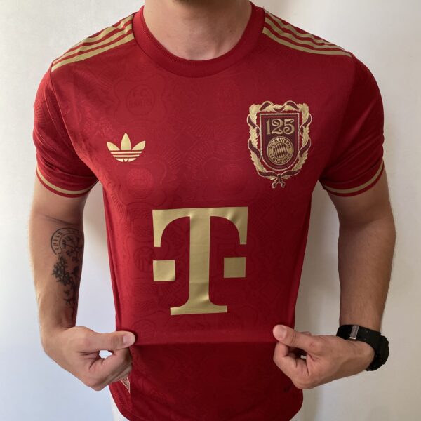 Camisa Bayern Munique Especial 125 Anos Versão Jogador 24/2025 Adidas Vinho - Imagem 8