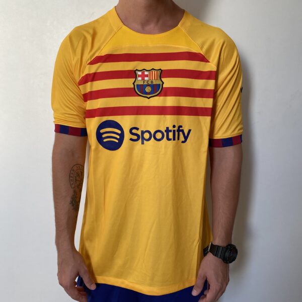 Camisa Barcelona 4th Versão Torcedor 2025 Nike Amarela - Imagem 2