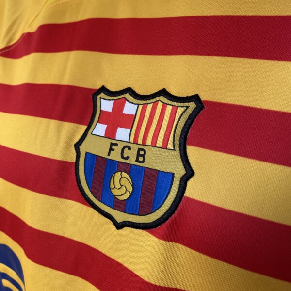 Camisa Barcelona 4th Versão Torcedor 2025 Nike Amarela - Imagem 4