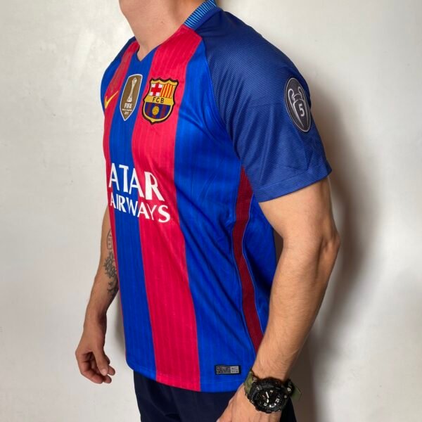 Camisa Retrô Barcelona Home Neymar Jr. 11, Messi 10, Suárez 9 - 2016/2017 Nike - Imagem 4