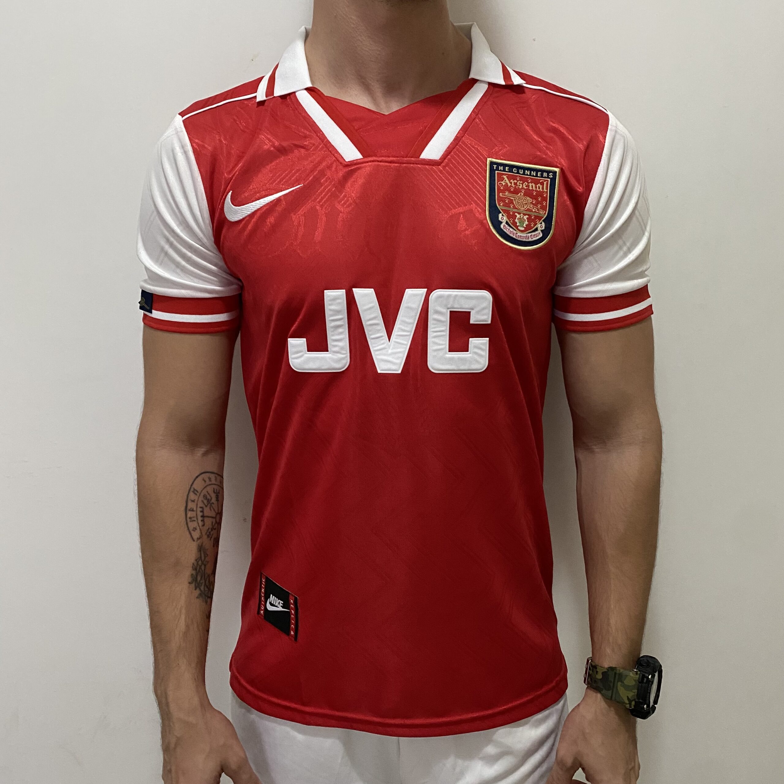 IMG_7896 Camisa Retrô Arsenal Home 1996/1997 Nike Vermelha - Imagem 1