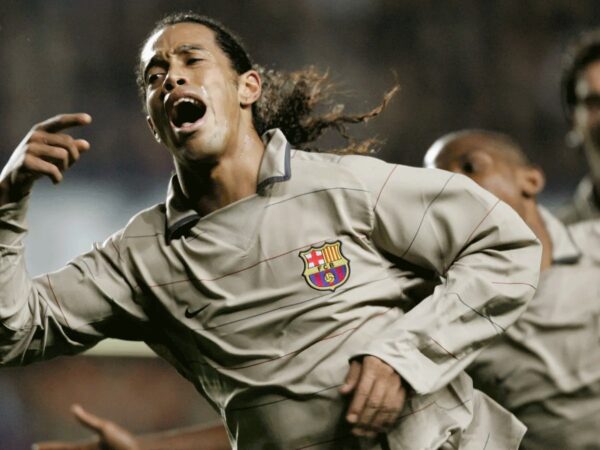 Camisa Retrô Barcelona Away 2003/2004 Nike - Imagem 6