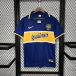 Camisa Retrô Boca Juniors Home 1997/1998 - Maradona 10 - Nike - Azul Amarela - Imagem 18