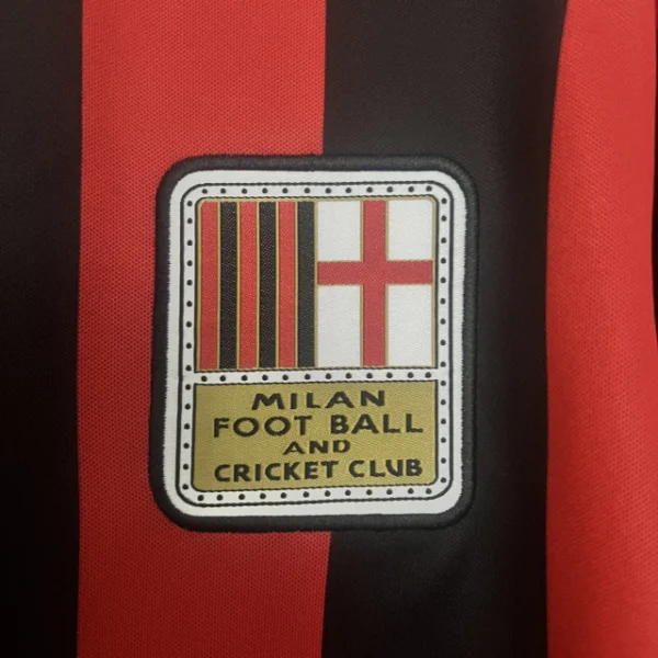 Camisa Milan Home Comemorativa 125 Anos Manga Longa Retrô 2025 Puma Vermelha e Preta - Imagem 5