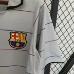 Camisa Retrô Barcelona Away 2003/2004 Nike - Imagem 3